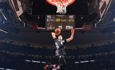 德罗巴迎来十二赛季高光表现，曼联球迷沸腾！