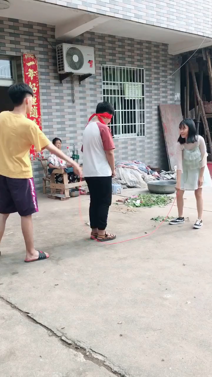 全民关注！精彩瞬间视频火爆网络的简单介绍