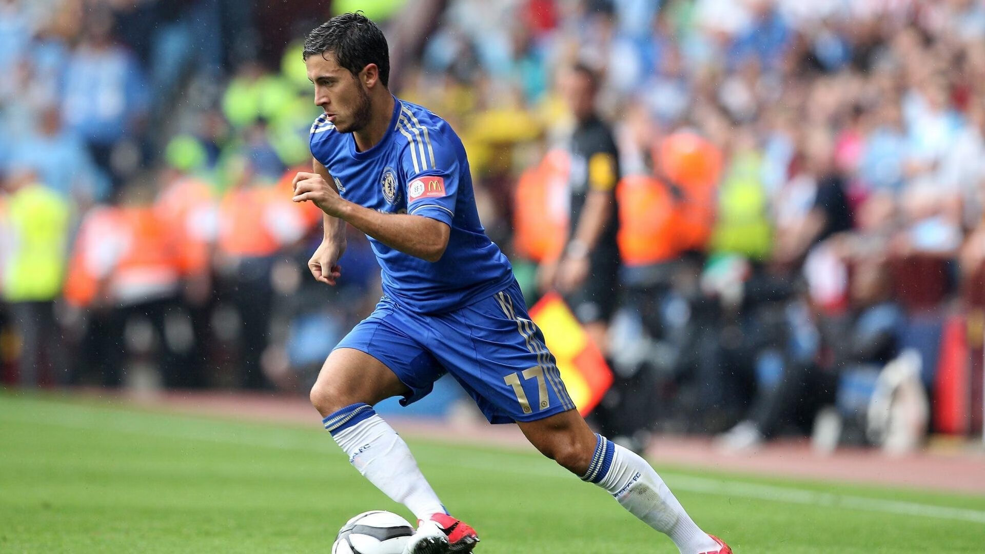 电竞赛场焦点！德国队对阵中国队，年轻新星表现惊艳，未来可期