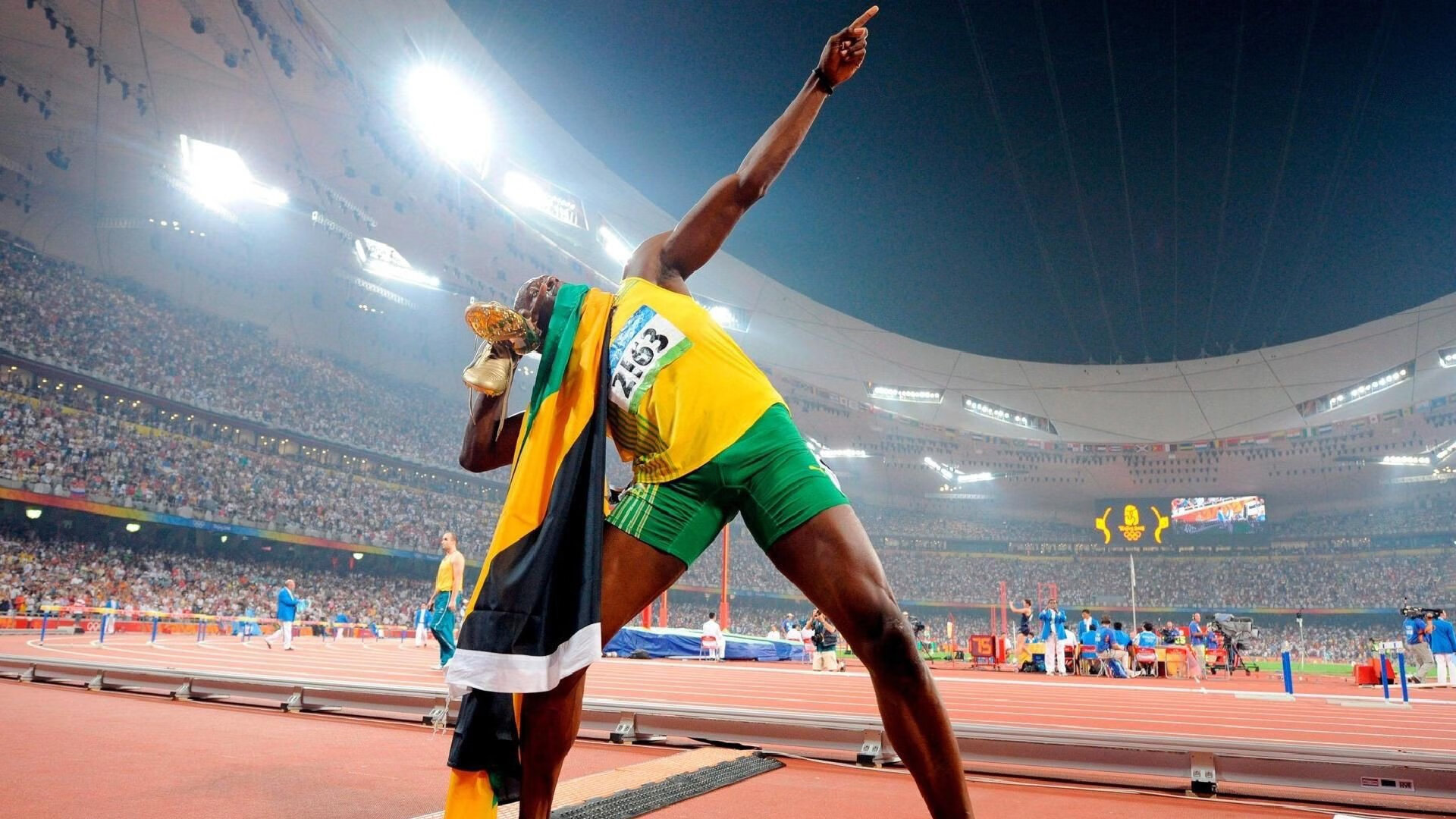 田径赛场焦点！德国队对阵澳大利亚队，压哨绝杀，引爆全场观众欢呼