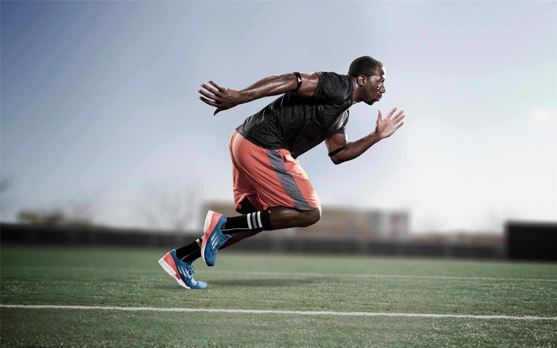 又见绝平！广州队与山东泰山鏖战至终场，凯恩读秒救主